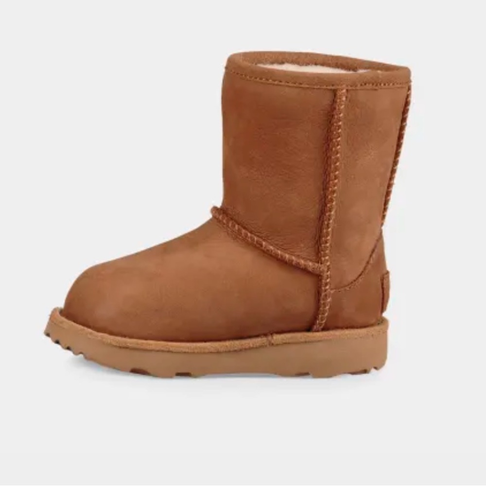 Classic Uggs - size 7